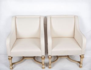 Belo par de poltronas em estilo Luís XVI